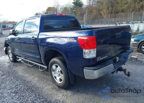 2011 Toyota Tundra Grade 5.7L V8 z USA, uszkodzony, nr VIN 5TFDY5F14BX187132